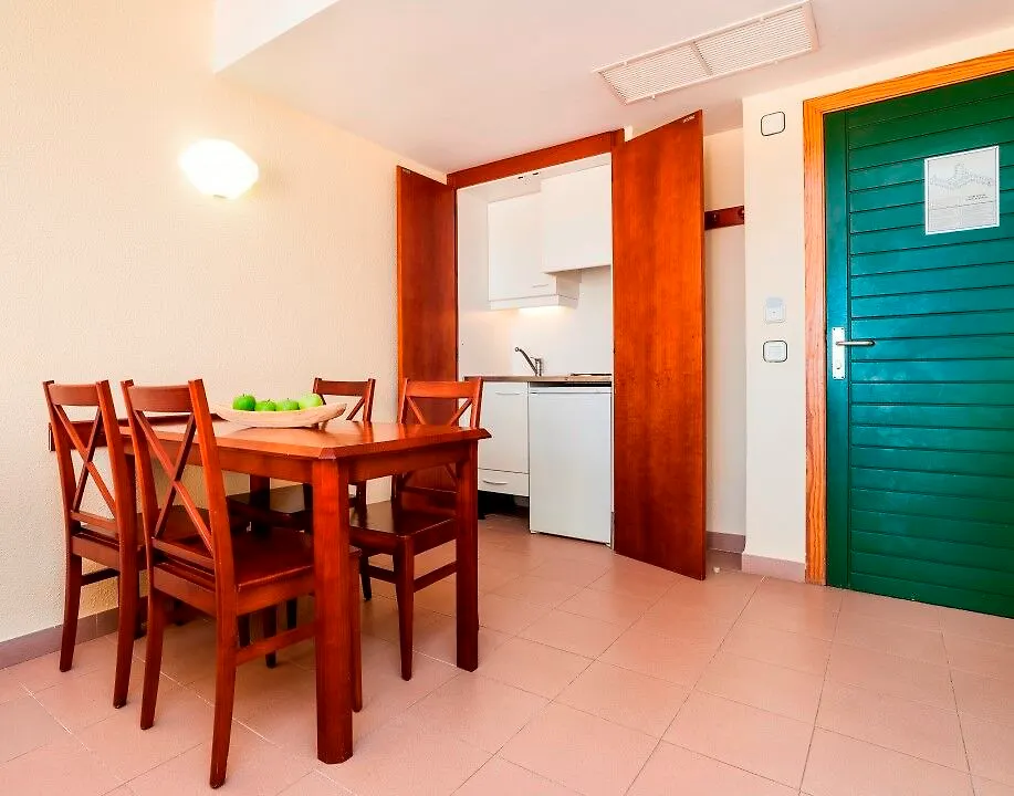 Mandisur Apartments Cala Mandia  西班牙